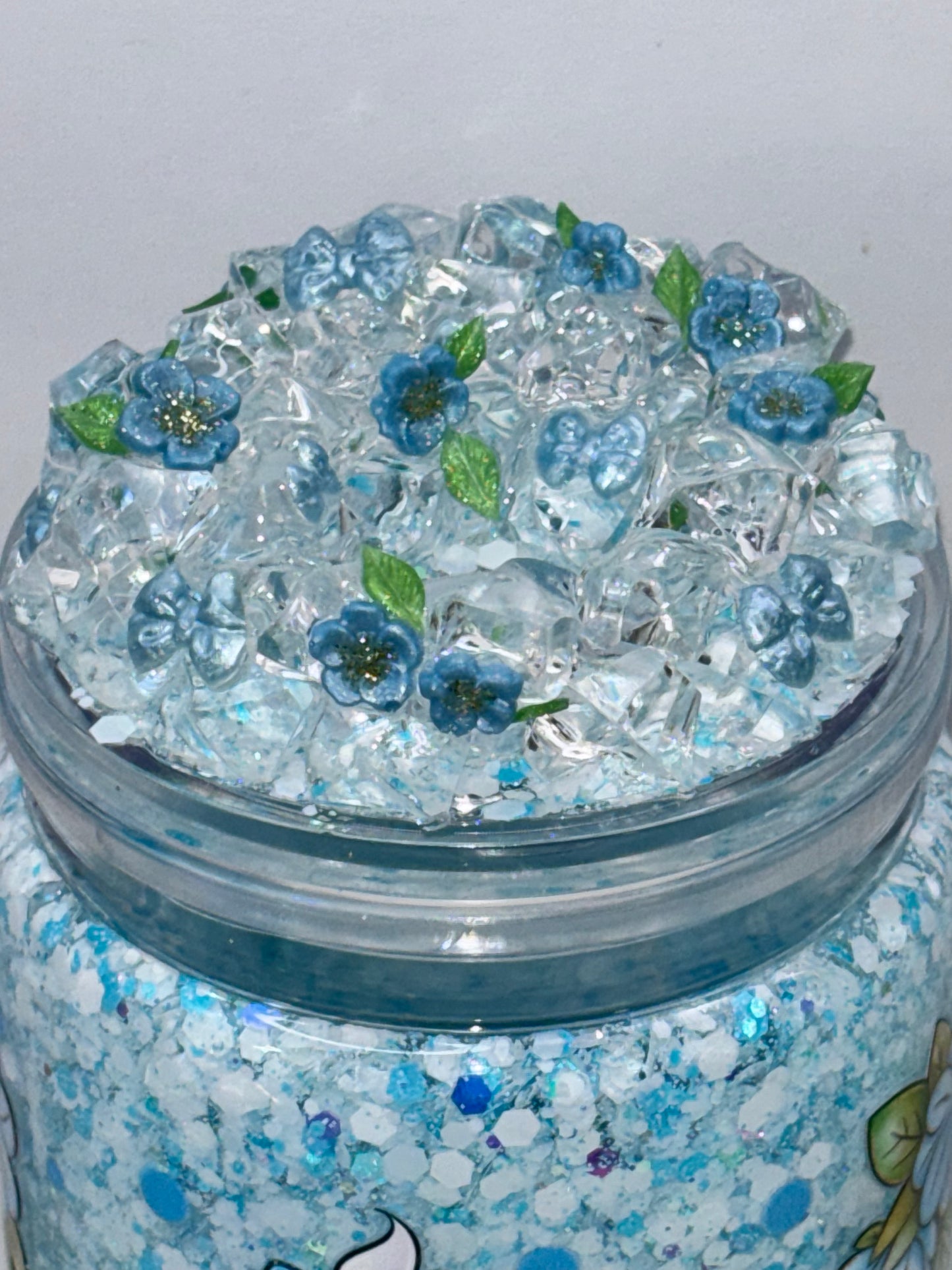 Parisian beauty snow globe cup