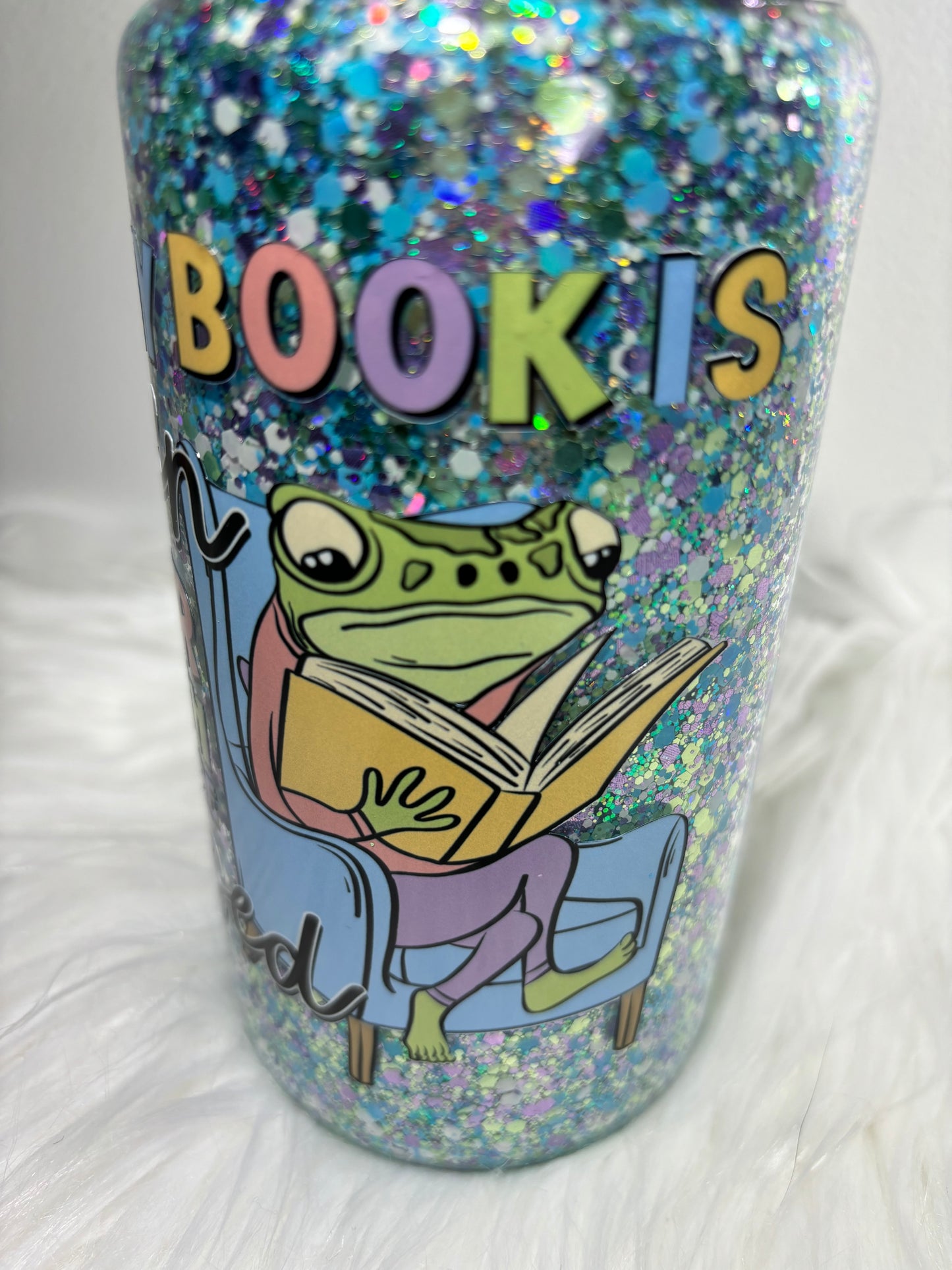 Book loving frog Glitter glass can