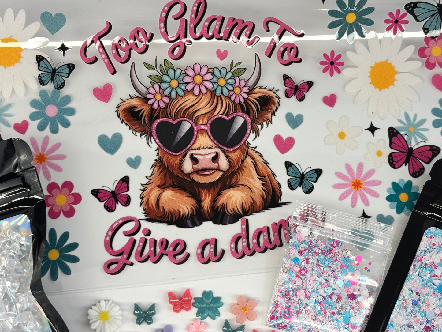 To glam to give a damn snow globe kit