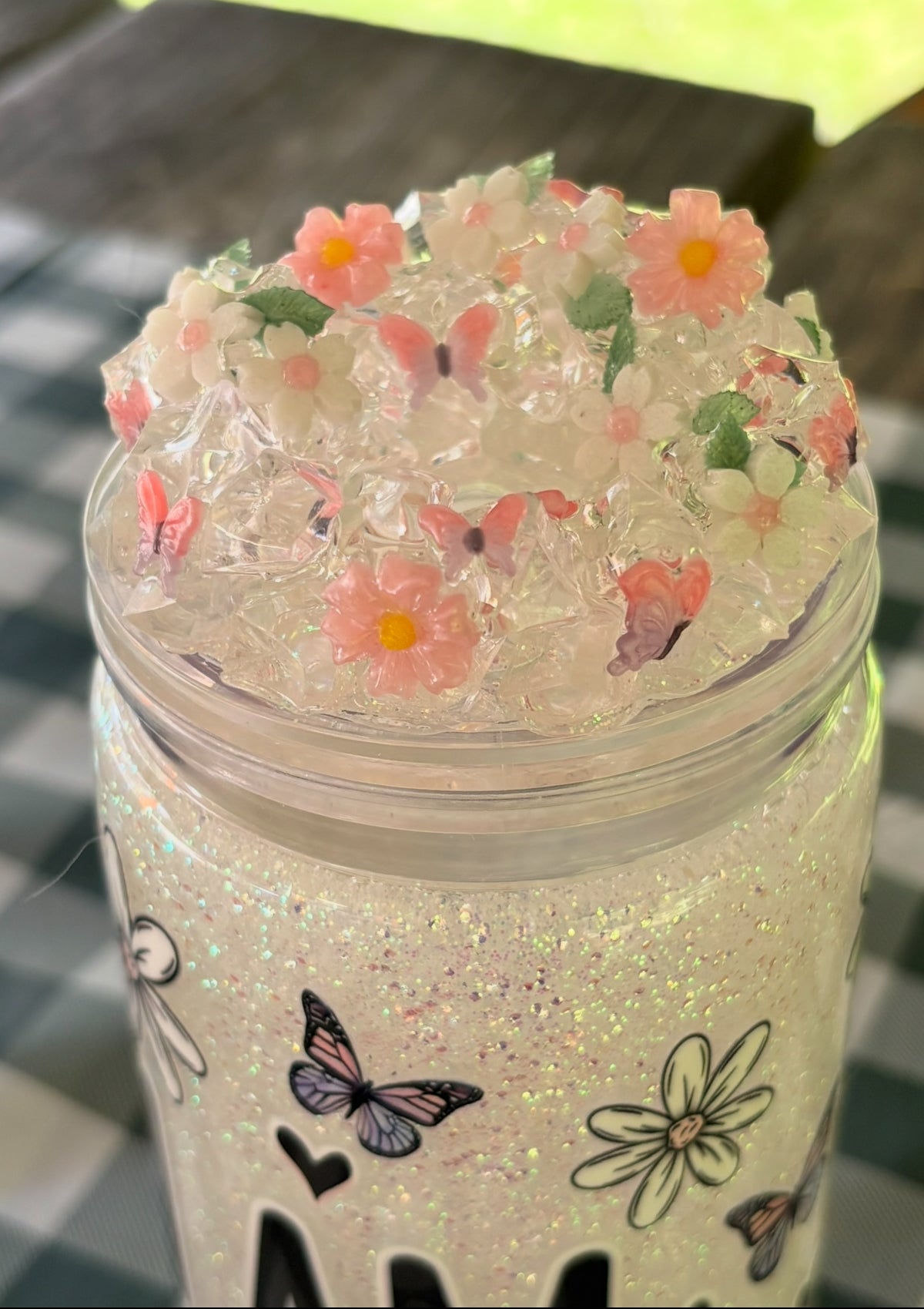 I am enough UV color, changing snow globe