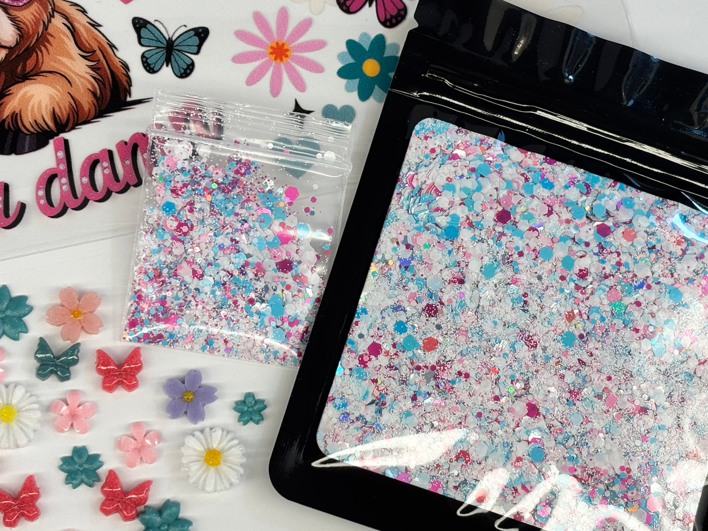 To glam to give a damn snow globe kit