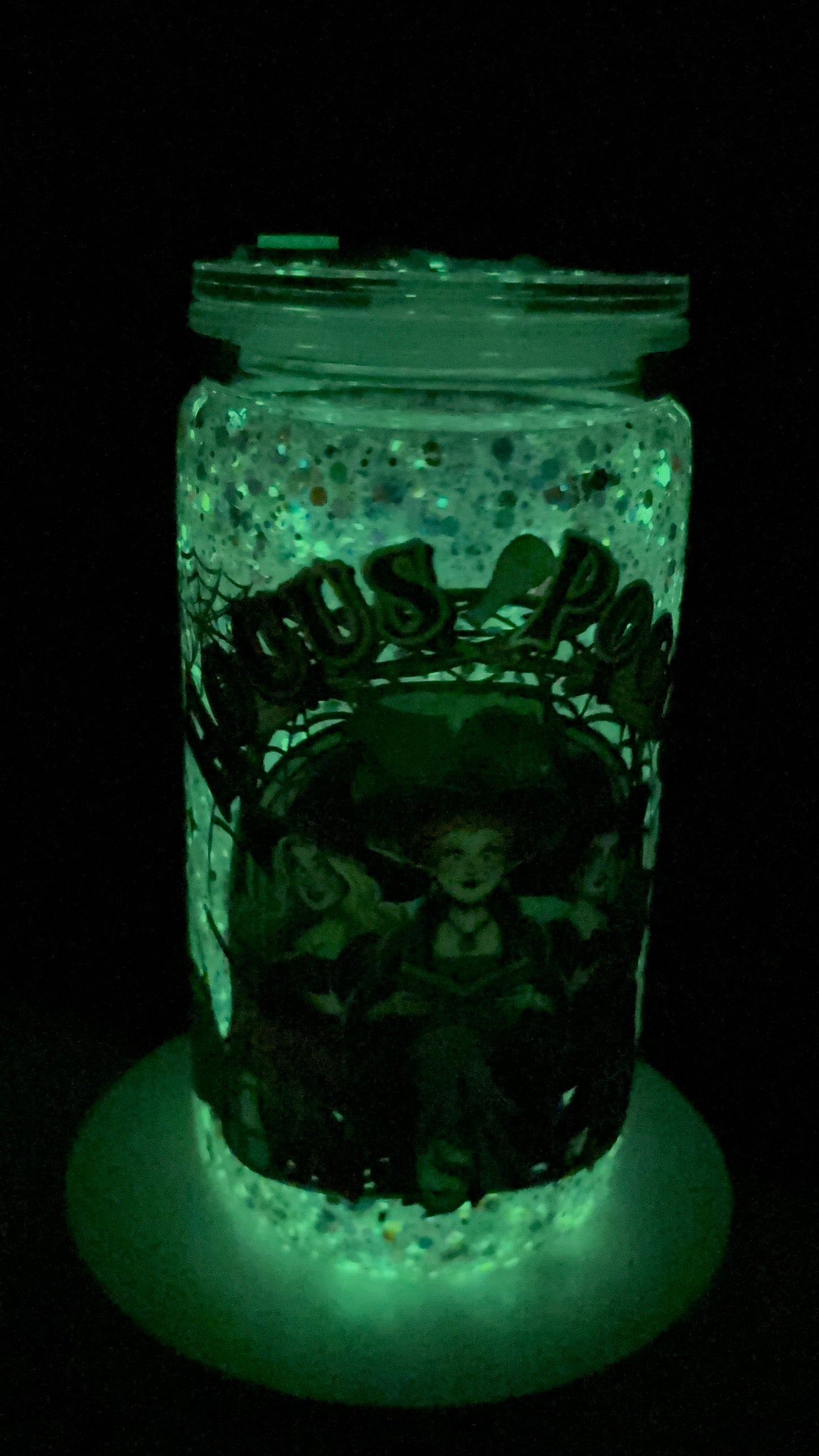 Witchy trio glowing snow, globe kit