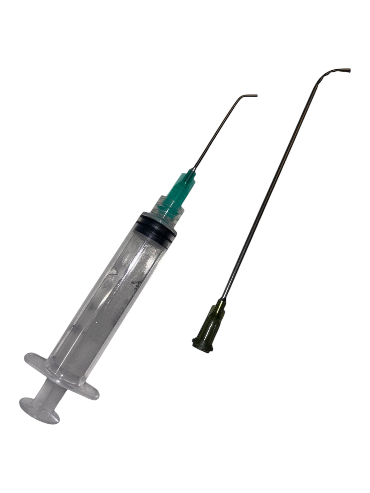 Blunt tip curved needle