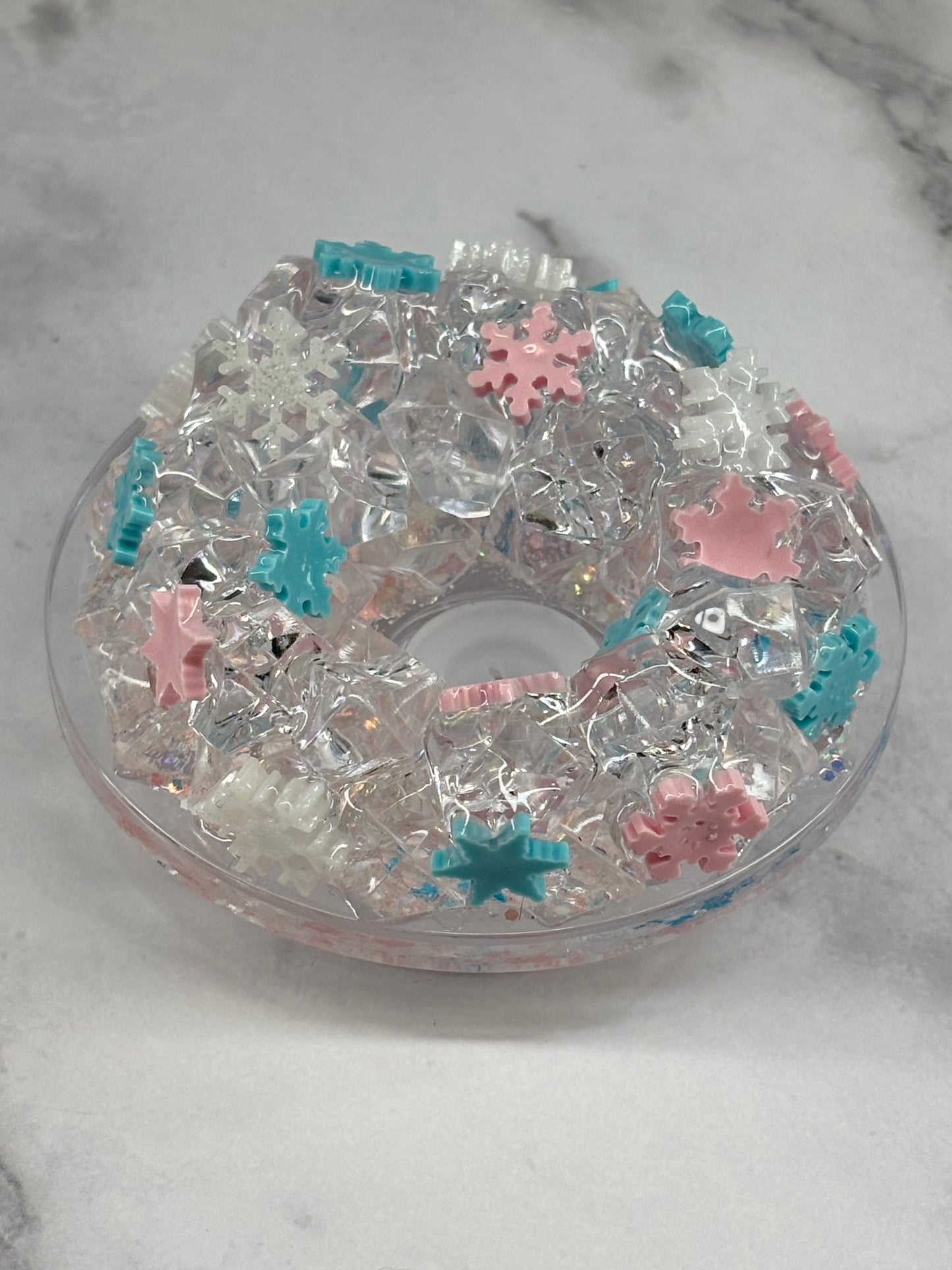 Freezing and reading snow globe cup