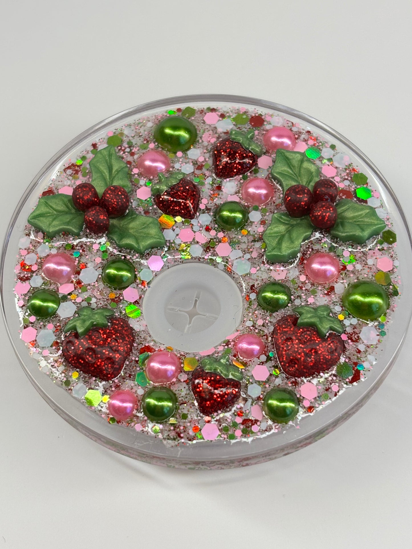 Berry Christmas snow globe ￼
