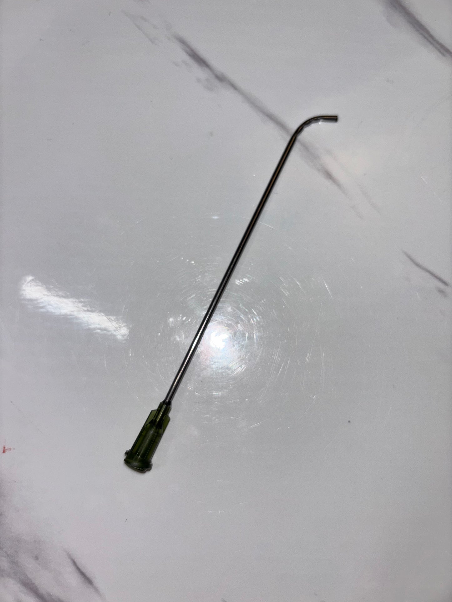 Blunt tip curved needle